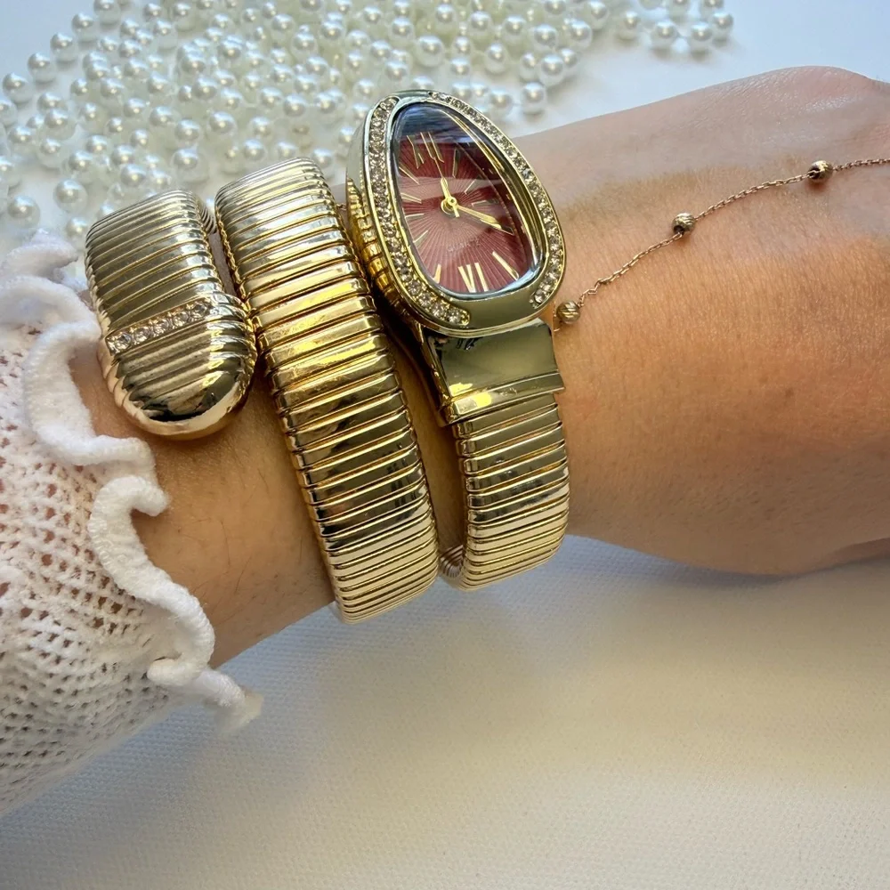 Elegant Gold Women's Watch and Bracelet Set